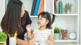 6 Kalimat Jitu dari Psikolog agar Anak Mau Mendengar Orang Tua. (Foto: Freepik)