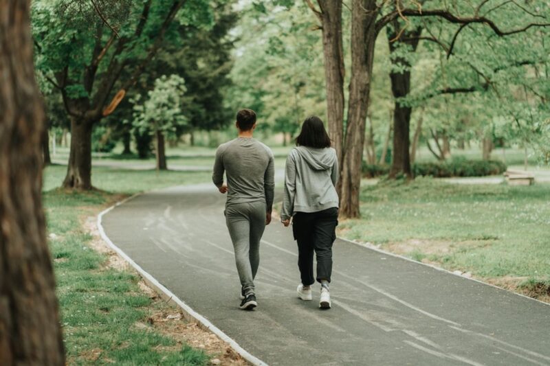 Ilustrasi jalan kaki. (Foto: Shutterstock)