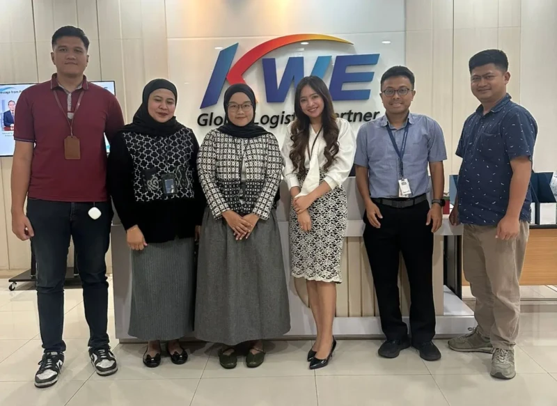 Dokumentasi foto PT KWE Logistik Indonesia bersama PT Telkom Indonesia. (Foto: Dok. Istimewa)