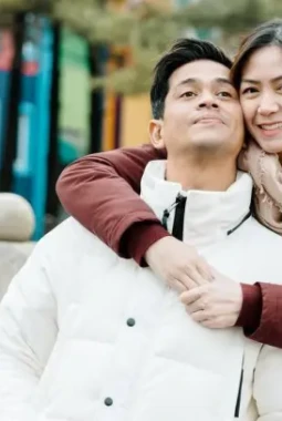 12 Tahun Menikah, Surya Insomnia Sampaikan Pesan Mendalam untuk Keluarga