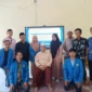 Foto anggota kelompok bersama pimpinan pesantren dan guru-guru. (Foto: Dok. Istimewa)