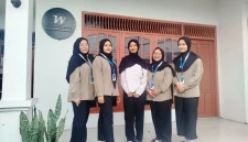 Antika Devi Oktamevea, Rosa Dewi Kinanti, Rista Arin Ningsih, Lia Nur Khasanah, dan Bella Puteri Atsri Najwa. (Foto: Dok. Istimewa)