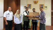 Bantuan PC All in One kepada SMKN 53 dan SMKN 42 Jakarta Barat. (Foto: Dok. Istimewa)