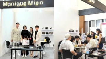 Monique Mian Buktikan Kulit Glowing Bisa Didapat Tanpa Makeup Berlebihan di Indonesia Women Festival 2026