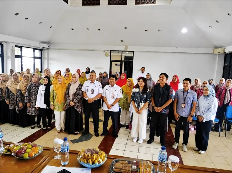Telkom Wite Jakarta Inner menyelenggarakan pelatihan pembuatan gantungan kunci estetik. (Foto: Dok. Istimewa)