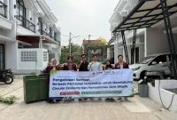 Kegiatan observasi dan diskusi tim Pengabdian kepada Masyarakat Telkom University bersama Paguyuban dan warga G-Land Arcadia Bandung. (Foto: Dok. Istimewa)