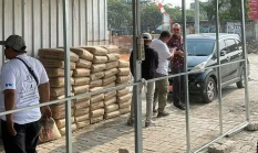 Mengaku dari Pihak Konsultan Pengawas, Beberapa Orang Masuk ke Proyek Penimbunan Sekolah Rakyat di Cepu
