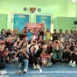 Kebersamaan para volunteer dan Warga Pulau Gersik setelah saling membantu menjalankan program kerja. (Foto: Tim Sahabat Asa Indonesia)