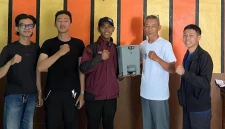 Mahasiswa Universitas Nusa Putra Ciptakan Smart Trash Bin untuk Dukung Pengelolaan Sampah di Desa Pangkalan